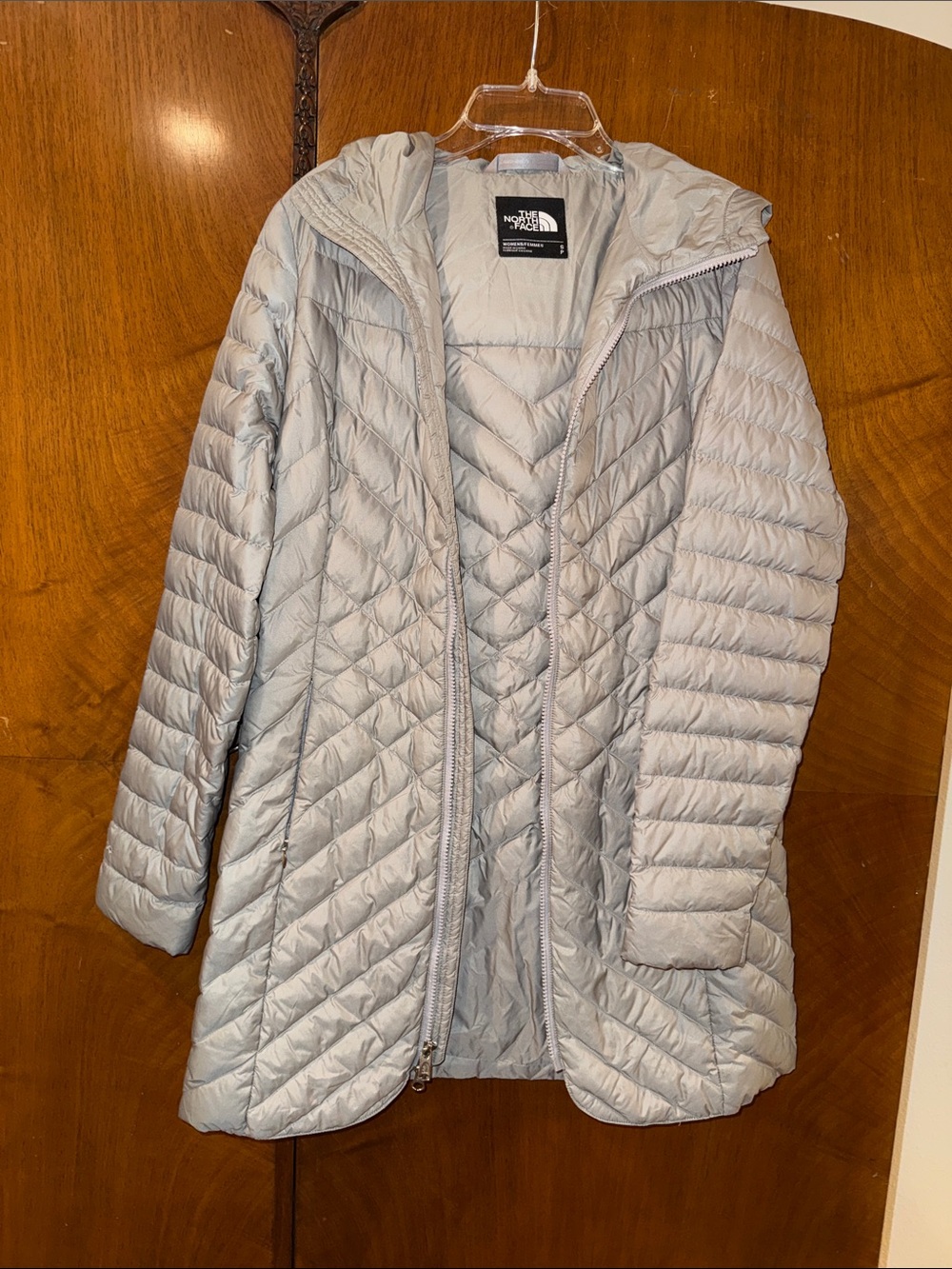 The North Face Women’s Light Gray Quilted Hooded Packable Puffer Coat